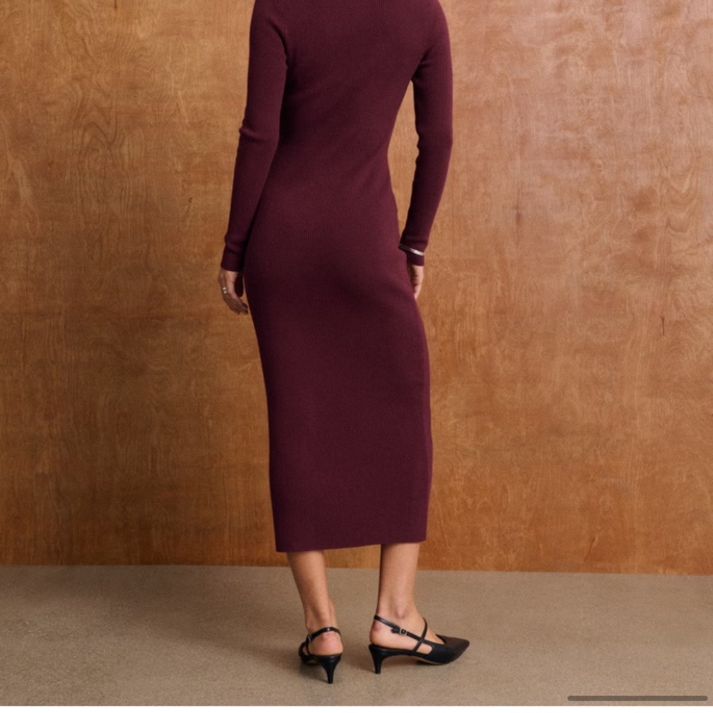 Red Ribbed Mock Neck Bodycon Dress - Picture 5 of 7